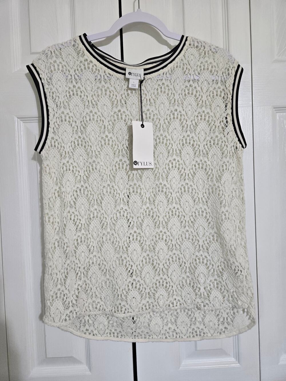Stylus large women's cream crochet lace top new with tags
